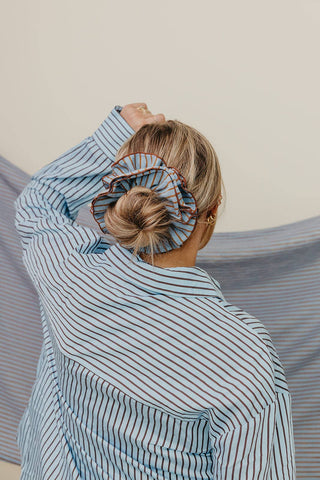 STRIPED CORSET SCRUNCHIE: BLUE AND BROWN