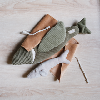 FLYING FISH // ENRICHMENT DOG TOY // SNUFFLE TOY