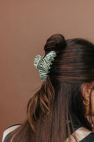KAXI Zebra Acetate Claw - Two Sizes : OVERSIZED