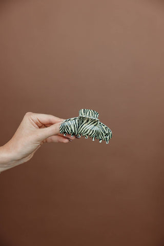 KAXI Zebra Acetate Claw - Two Sizes : OVERSIZED