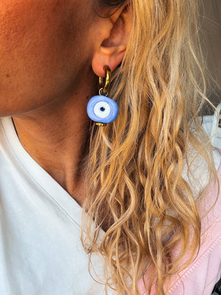 Single XL eye hoop earring: White / Silver