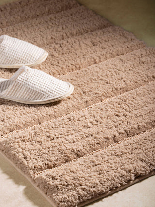 Riga Linear Bath Mat: Taupe