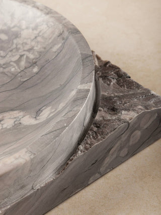 Shayne Sculpted Onyx Centerpiece Bowl: Hazel Brown Onyx