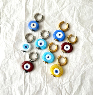 Single XL eye hoop earring: White / Silver